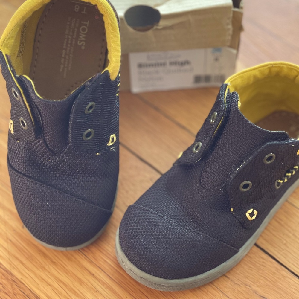 New Toms Tiny Bimini High Black Sz 8